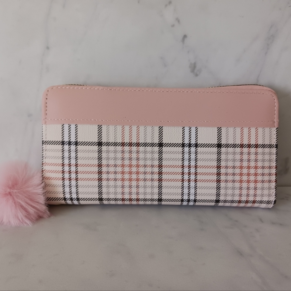 Boutique Plaid Design Wallet